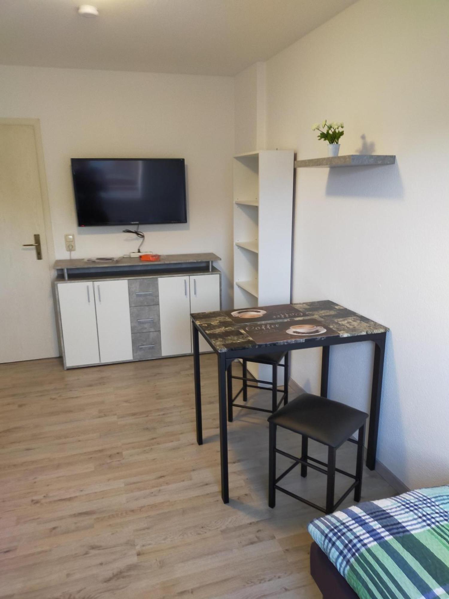 Flex Aparts - Grosse, Moeblierte Wohnung In Zwickau Mit 2 Zimmern Eksteriør bilde