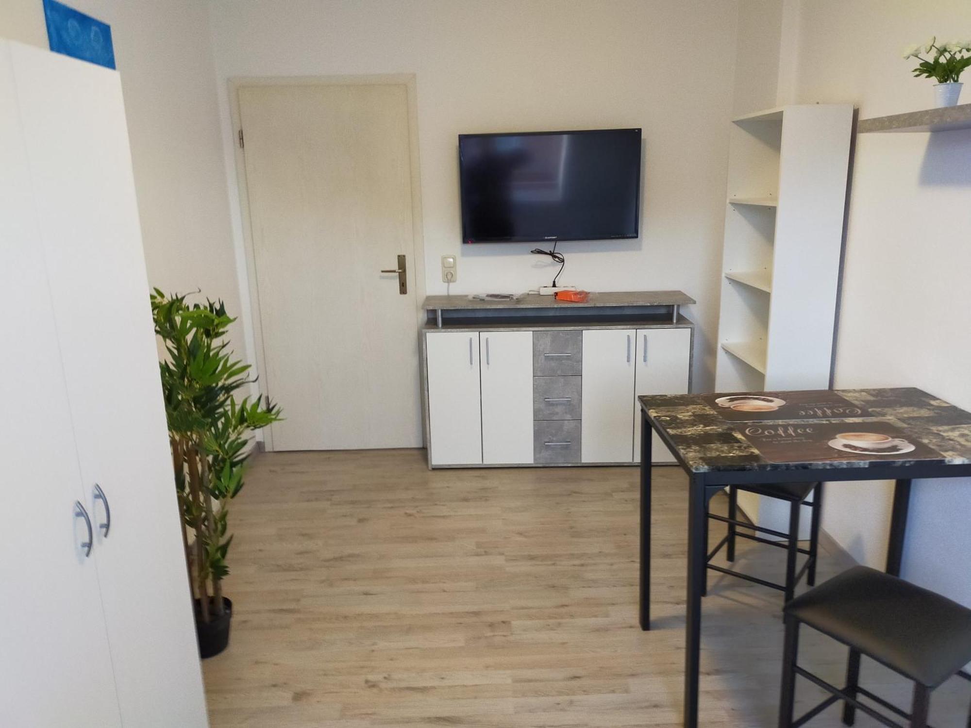 Flex Aparts - Grosse, Moeblierte Wohnung In Zwickau Mit 2 Zimmern Eksteriør bilde