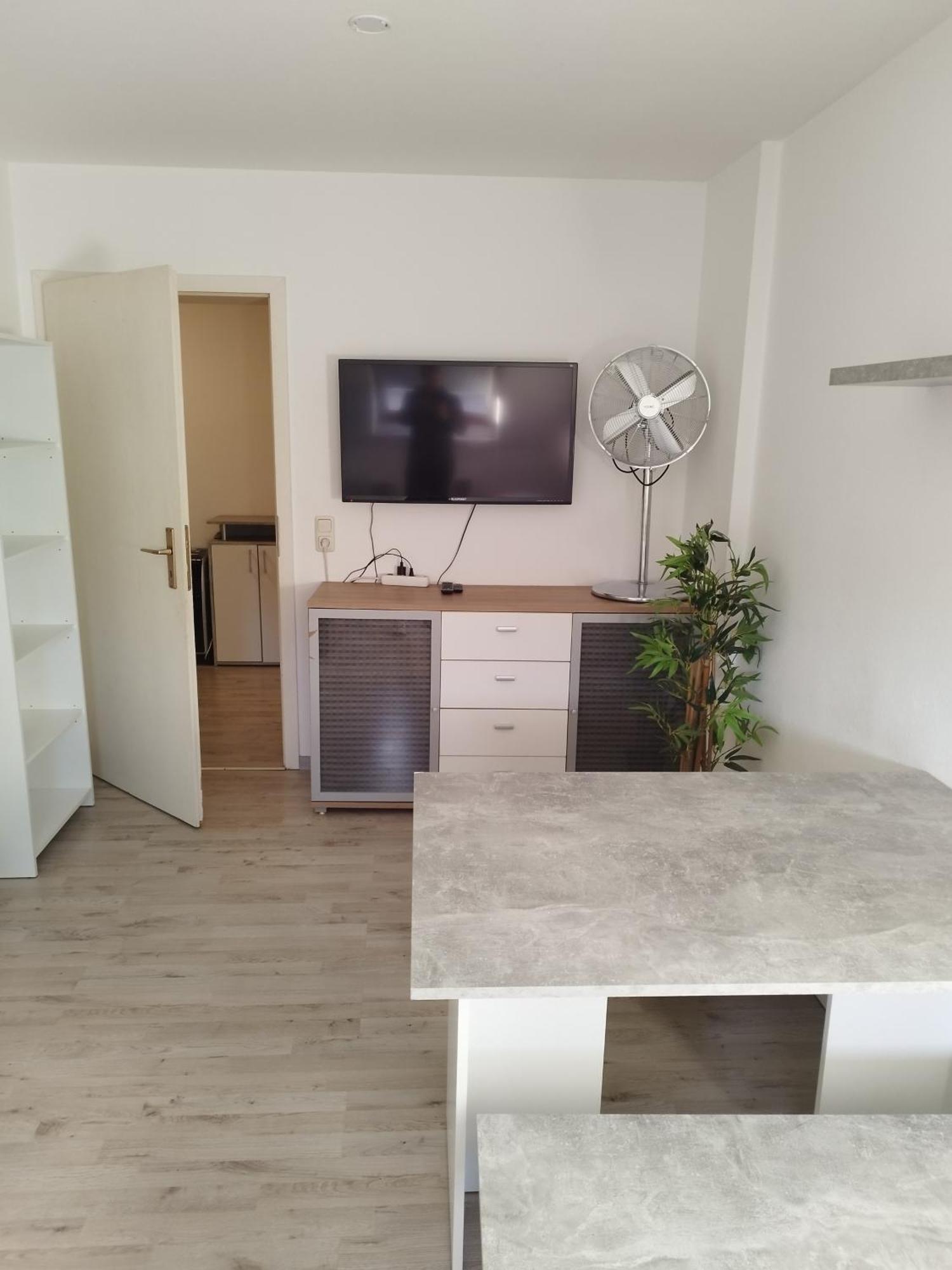 Flex Aparts - Grosse, Moeblierte Wohnung In Zwickau Mit 2 Zimmern Eksteriør bilde